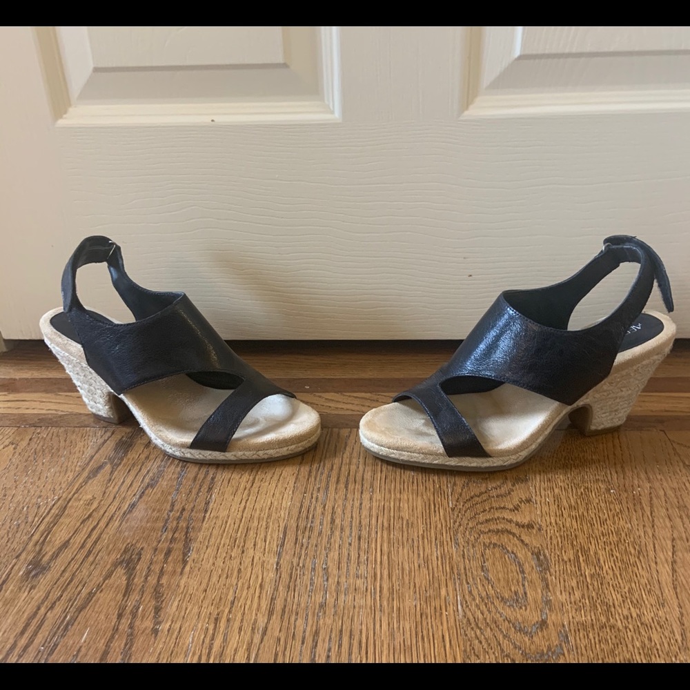 Aerosoles Cute Black Sandals!!!